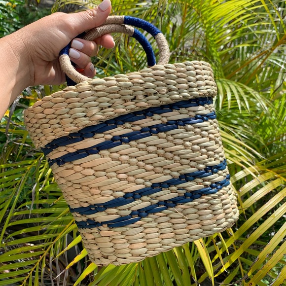 Poolside x J Crew Woven straw basket bag NWT ! - Picture 3 of 8